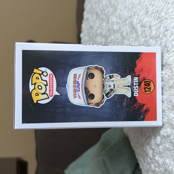 Stranger Things Funko Pop Dustin NEW - Picture 4 of 7